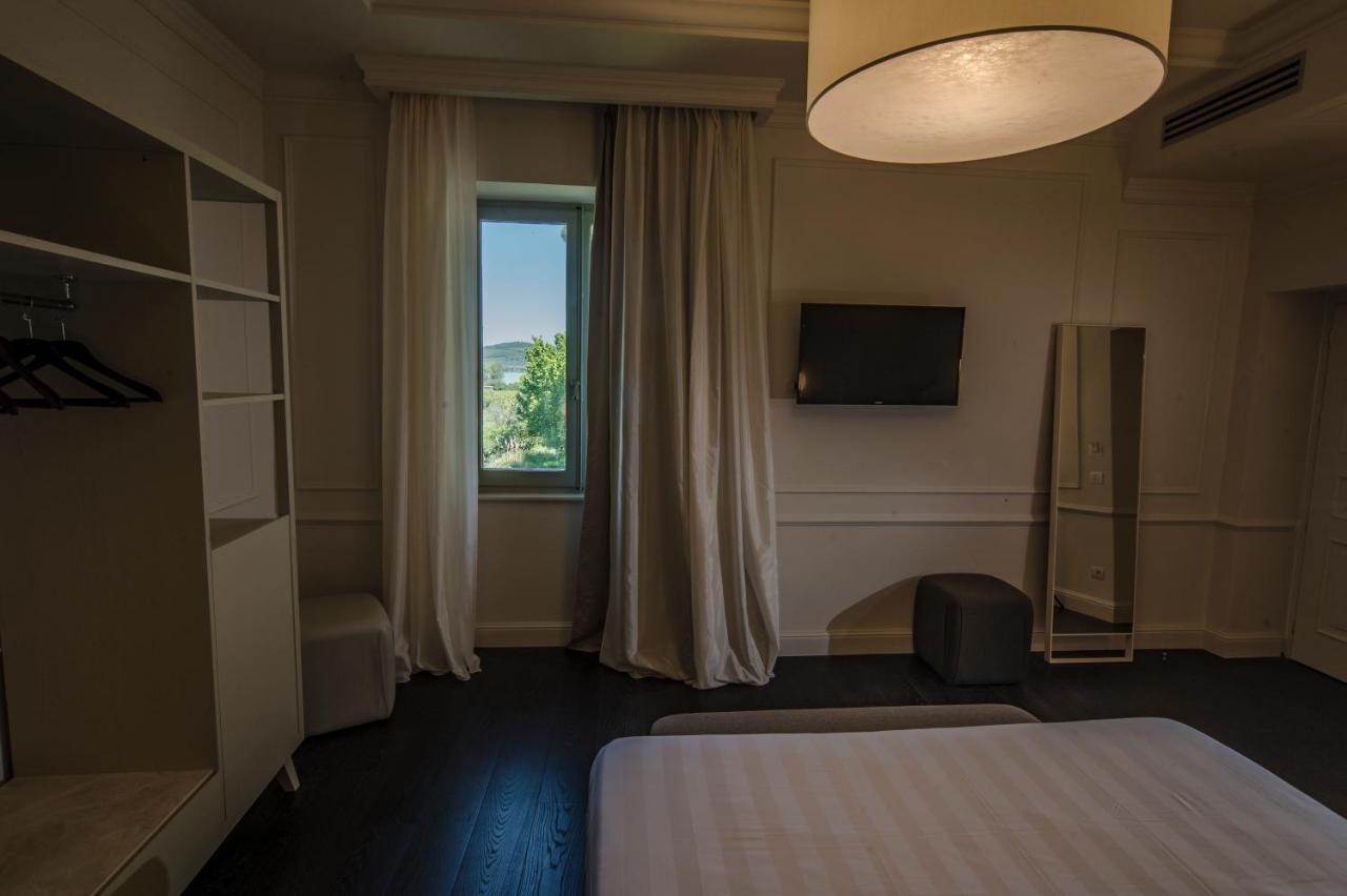 Isola Polvese Resort Кастильоне-дель-Лаго Экстерьер фото