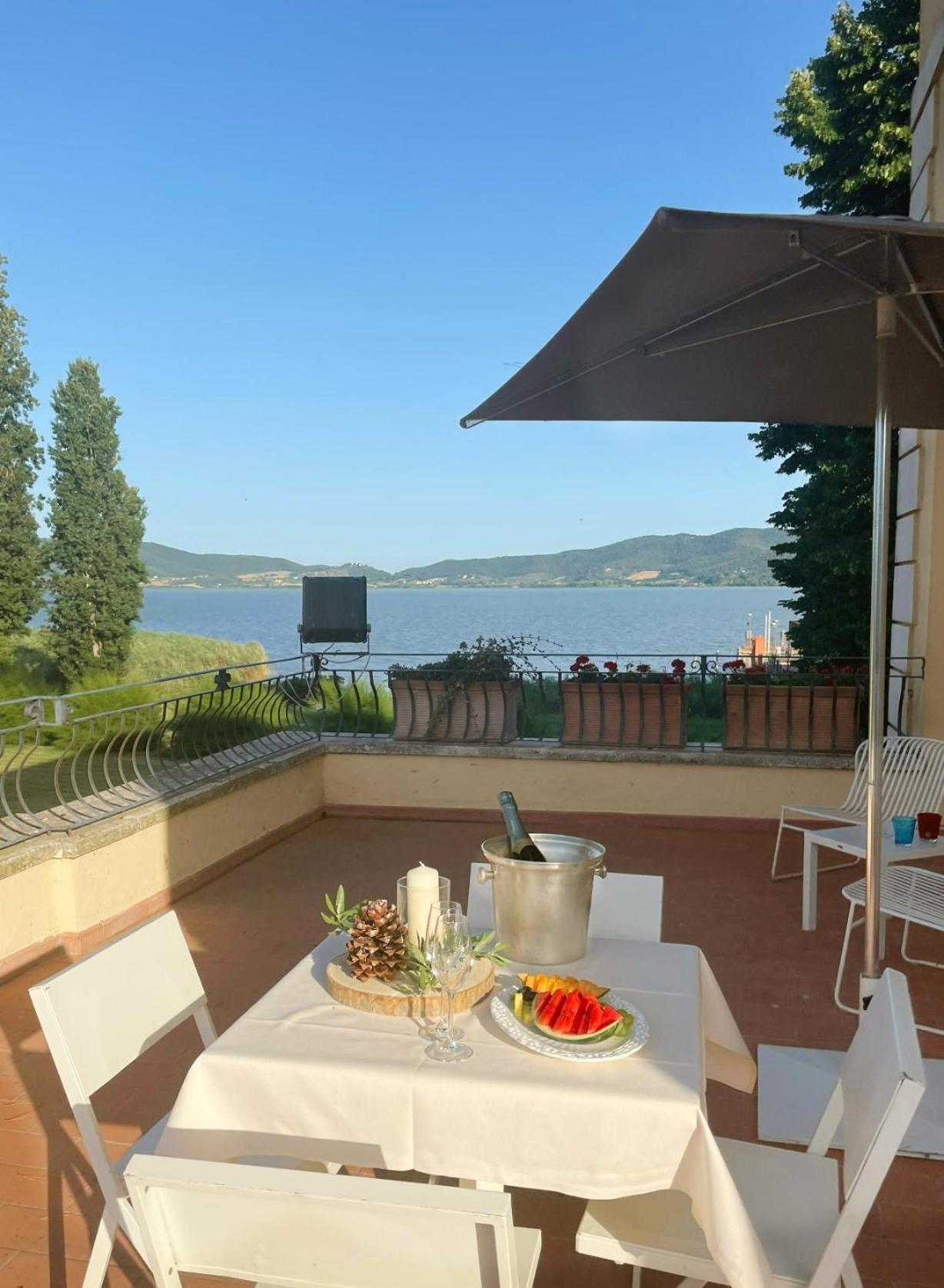 Isola Polvese Resort Кастильоне-дель-Лаго Экстерьер фото
